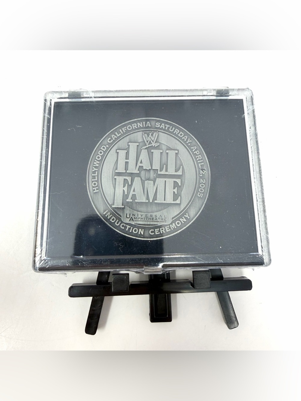 WWE WWF 2005 Hall Of Fame Induction Coin SEALED W/ Stand HULK HOGAN RODDY PIPER